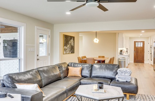 Lake Hamilton House | Grand Lakefront Home in Hot Springs w/Boat Dock!