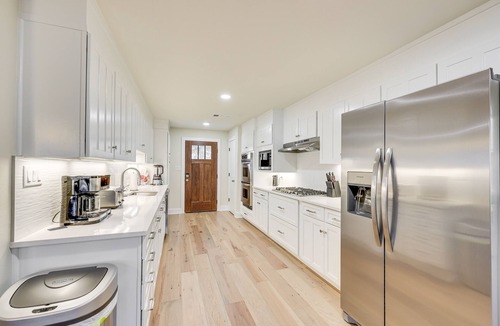 Lake Hamilton House | Grand Lakefront Home in Hot Springs w/Boat Dock!