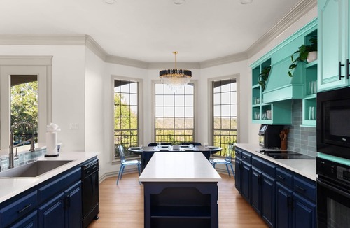 Lakeway House | Grand Lakehouse Estate with Infinity Pool & Views
