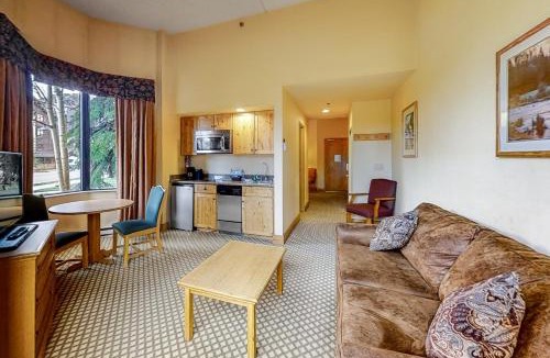 Mount Crested Butte Hotel | Grand Lodge #151
