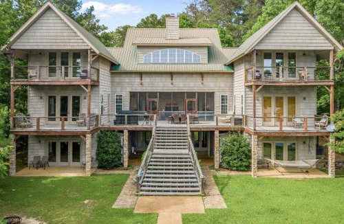 Arley House | Grand Lodge - Easy Walk To The Water! Private Balconies!