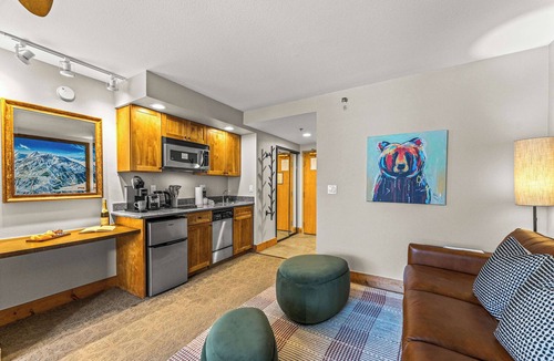 Mount Crested Butte Condo | Grand Lodge Studio 412 — Ski-In/Out Mt CB, Hot Tub & Pool