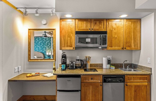 Mount Crested Butte Condo | Grand Lodge Studio 412 — Ski-In/Out Mt CB, Hot Tub & Pool