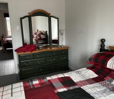 La Tuque House | Grand logement chaleureux