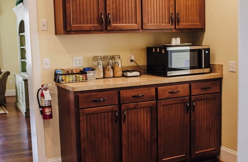 Tullahoma Hotel | Grand Lux Inn