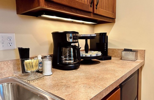 Tullahoma Hotel | Grand Lux Inn