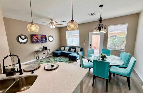 Florida Central Atlantic Coast House | Grand Luxury Lakes 3BR Townhouse near Disney