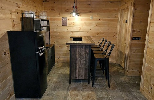Rock Island Cabin | Grand Magnolia Cabin