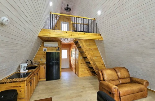 Rock Island Cabin | Grand Magnolia Guest House Cabin