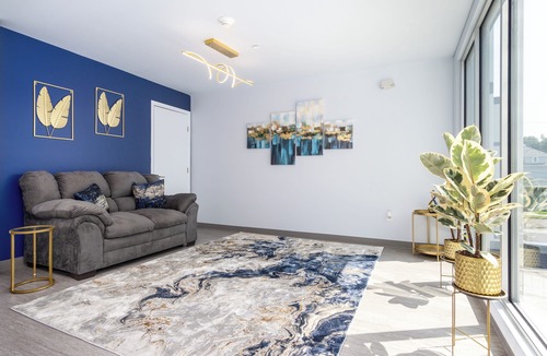 Johnson City House | Grand Monarch! Luxury Boutique Living! Best for Extended Stays!