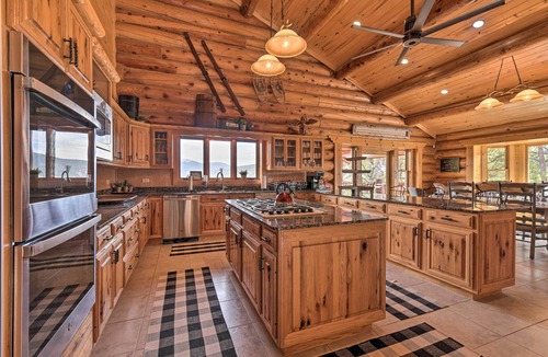 Eagle Nest Cottage | Grand Mountain Retreat in Angel Fire w/Game Room!