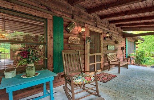 Maggie Valley Cabin | Grand Mountain Views, Easy Access, Spacious, immaculate! Reserve for all Seasons