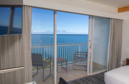 Hilo Resort | Grand Naniloa Hotel Hilo - a Doubletree by Hilton