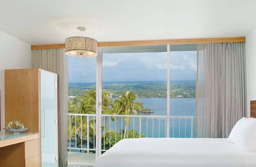 Hilo Resort | Grand Naniloa Hotel Hilo - a Doubletree by Hilton