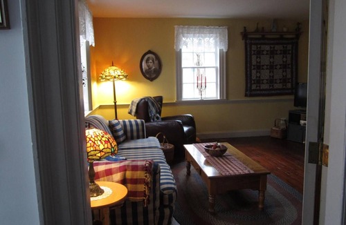 Granville Ferry Bed & Breakfast | Grand Oak Manor Bed & Breakfast