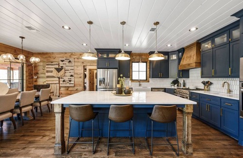 Broken Bow Cabin | Grand Oasis|Creekside|Outdoor Kitchen|2 Game Rooms