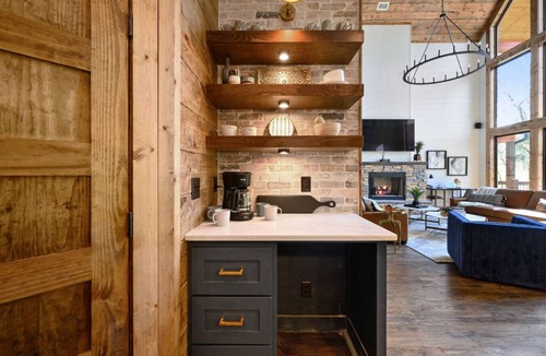 Broken Bow Cabin | Grand Oasis|Creekside|Outdoor Kitchen|2 Game Rooms