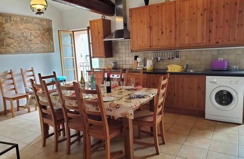 Capestang Villa | Grand old Villa with pool in the heart of Capestang town (on the Canal du Midi)