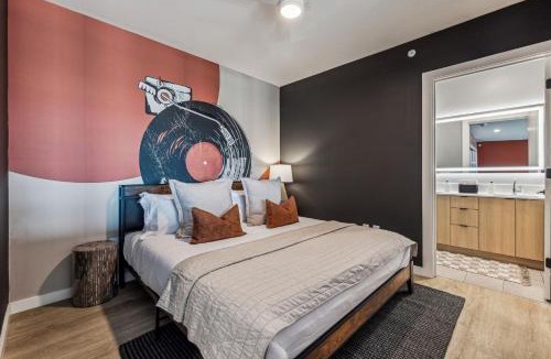 Downtown Nashville Apartment | Grand Ole Nashville- Walk to Broadway & Honky Tonks!