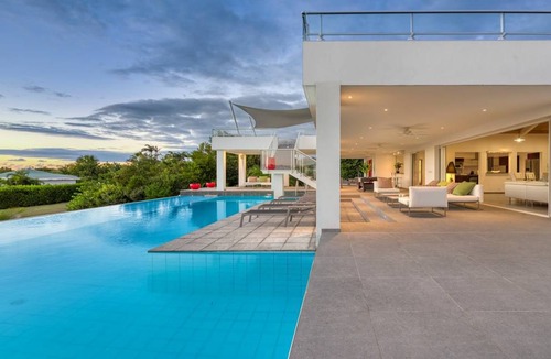 Plum Bay Villa | Grand Palms