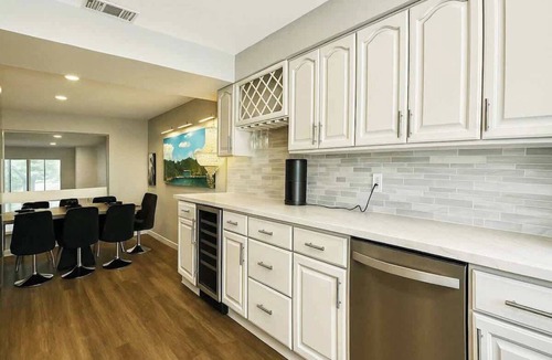 Turtle Creek House | Grand Piano, Huge Geodes, Powerful Artistic Home