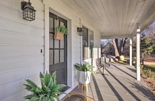 Blue House | Grand Porch & Peaceful Setting! Luna Farmhouse
