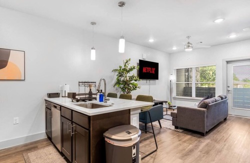 Grand Prairie Apartment | Grand Prairie 1BR | IKEA, Epic Waters, Bass Pro