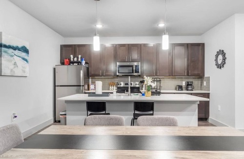 Grand Prairie Apartment | Grand Prairie 2BR | IKEA, Epic Waters, Bass Pro