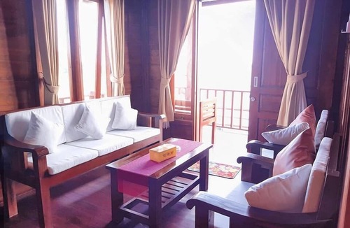 Lovina Hotel | Grand Raka Homestay