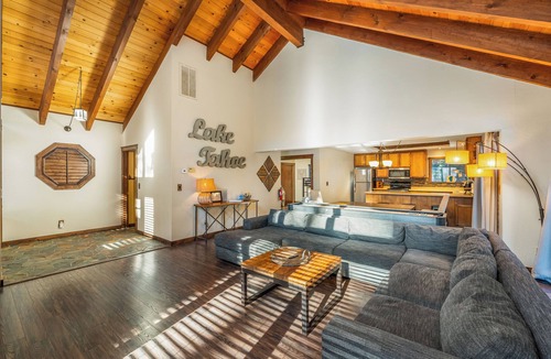 Kingswood Estates House | Grand Regency Retreat