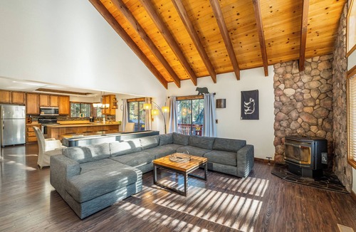 Kingswood Estates House | Grand Regency Retreat