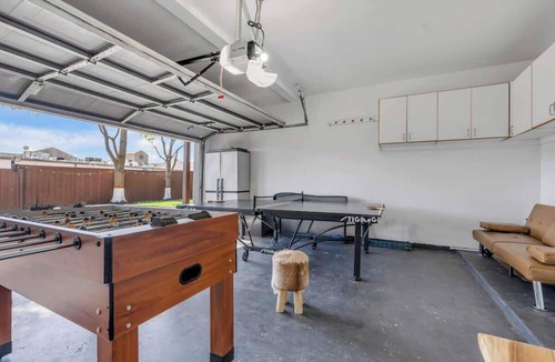 Plano House | Grand Retreat | Golf PingPong PS5 Pool Sleeps 14
