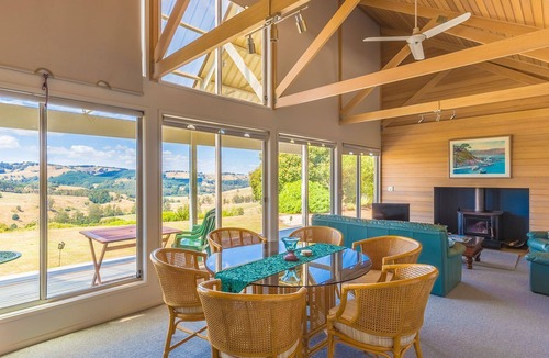 Hallston House | Grand Ridge Stay - Tarwin Valley