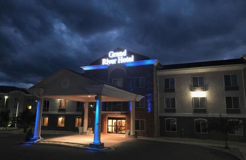 Parachute Hotel | Grand River Hotel