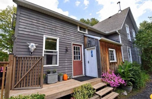 Caledonia Cottage | Grand River Retreat