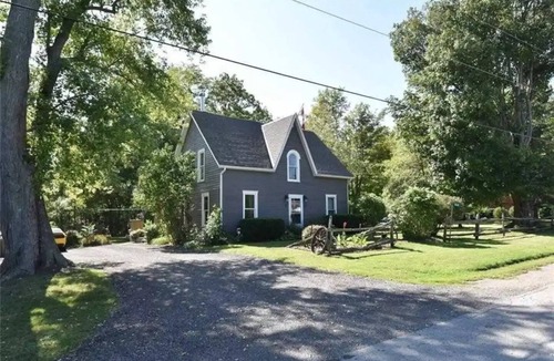 Caledonia Cottage | Grand River Retreat