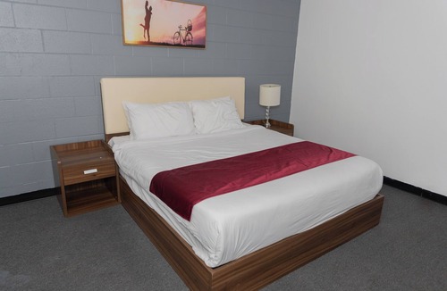 Winnipeg Hotel | Grand Royal Legacy