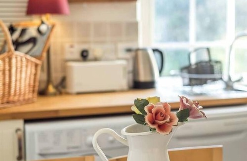 Bonnington Apartment | GRAND & SPACIOUS CENTRAL APT WITH WIFI