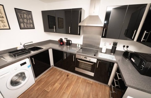 Wolverhampton Apartment | Grand Station Suite