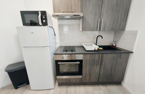 Cormeilles-en-Parisis Apartment | Grand Studio Lumineux Proche Centre-Ville