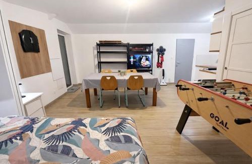 Guipry-Messac Apartment | Grand studio équipé indépendant