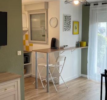 Saint - Martin - du - Touch Apartment | Grand studio 34m2 - Parking & Fibre - Proche Airbus