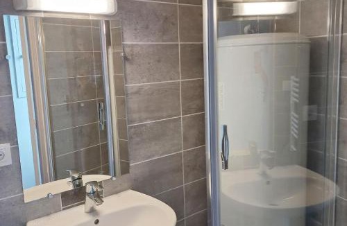 Cande Apartment | grand studio ? 35m² ? centre ? 4pers/2lits ? cuisine ? wifi