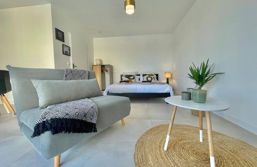 Lunel-Viel Apartment | Grand Studio Accessible Pour PMR