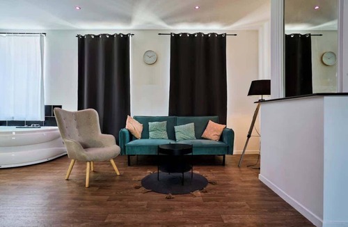 Tourcoing Apartment | Grand studio avec Balnéo, proche gare