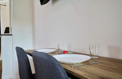 Tourcoing Hotel | Grand studio avec Balneo proche gare