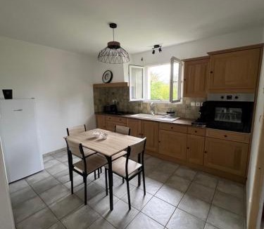 Auch Apartment | Grand studio avec véranda et parking
