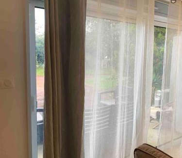 Joue-les-Tours Apartment | Grand studio cosy avec terrasse