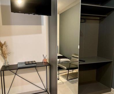 Villette-dʼAnthon Apartment | Grand studio