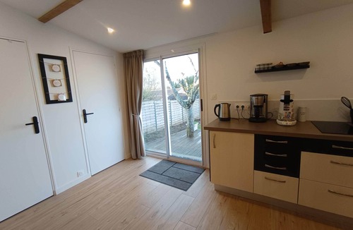 Port-Saint-Pere Apartment | GRAND STUDIO